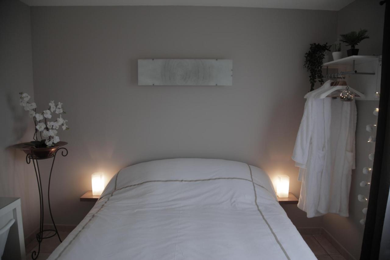 Au Doux Repos Bed & Breakfast Lucbardez-et-Bargues Ngoại thất bức ảnh